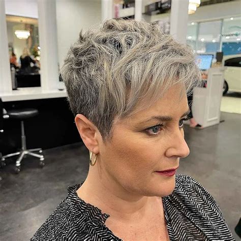 coupe de cheveux court femme 60 ans|51 coupes de cheveux courts pour les femmes de 60 ans